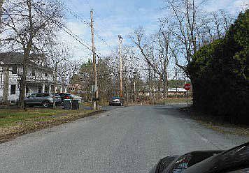 2nd image of 27 Pearl St