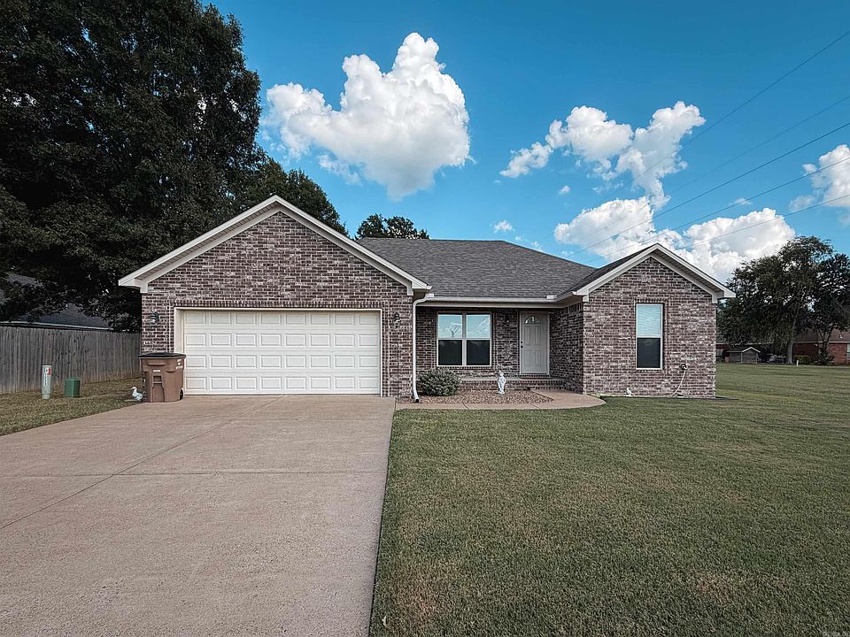 1st image of 304 Indian Dr