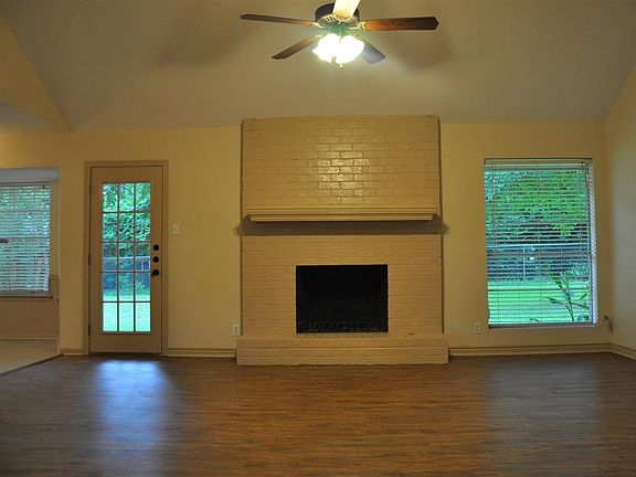 4th image of 6119 Wilshire Dr