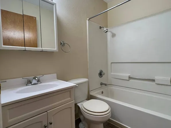 303 S Madison St Unit 12, Prairie City, IA 50228