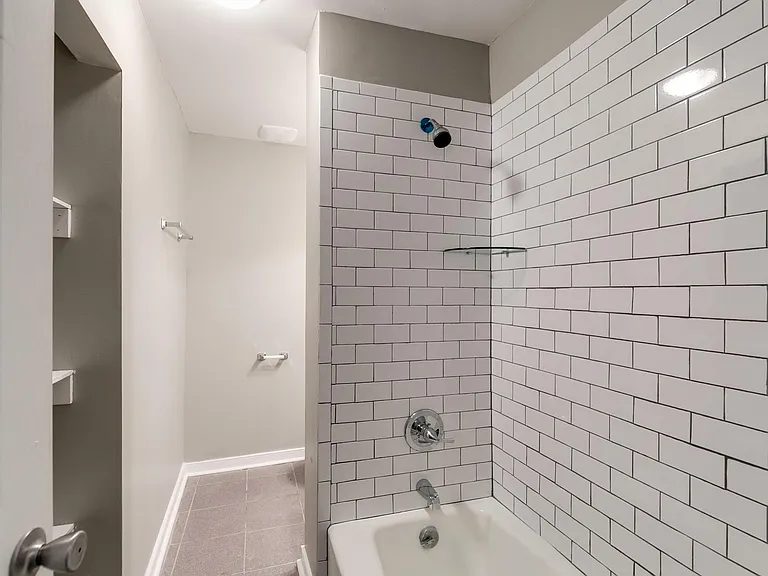 2112 Newbourne St — Photo 10