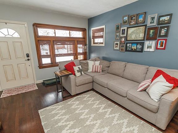 4th image of 8914 Pinegrove Ave