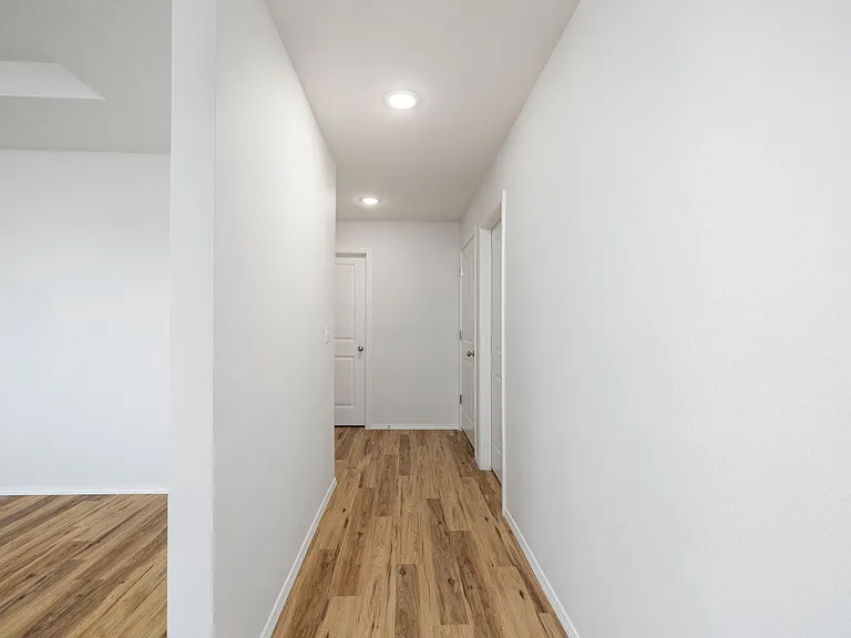 1001 Abbey Ave — Photo 4