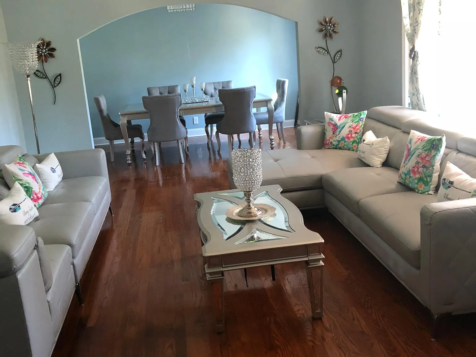 4 bed, 2300 sqft, $2,550 — Photo 4