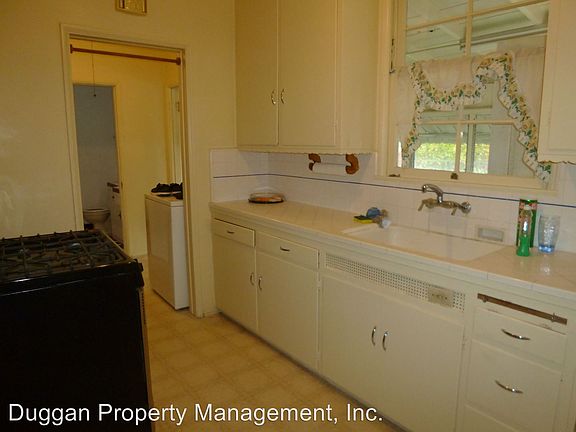 3rd image of 2030 N Clybourn Ave