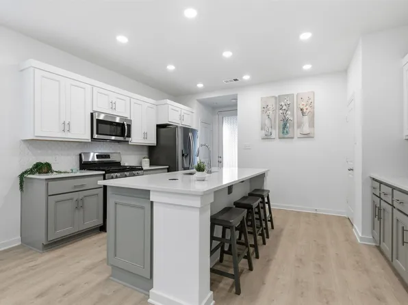 3904 Bison Ln, Heartland, TX 75126