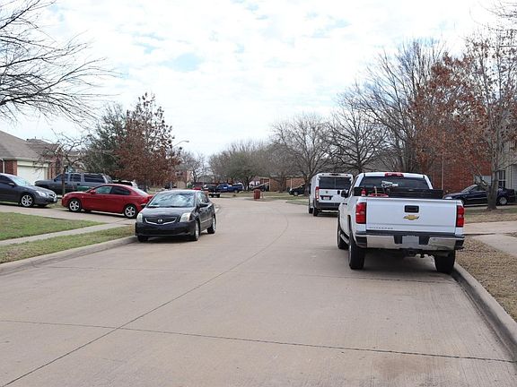 3rd image of 810 Creekside Dr