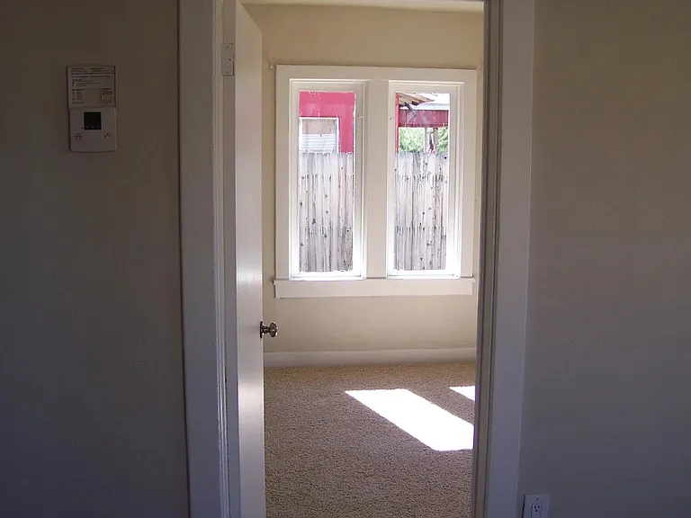 3805 N 9th Pl — Photo 2