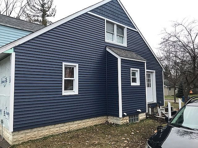 2nd image of 404 Franklin St APT A