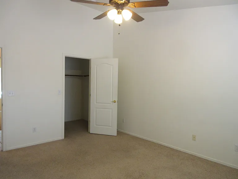 1737 W Corte De Cajamarca — Photo 9