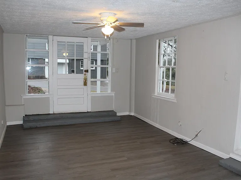301B Park Ave — Photo 4