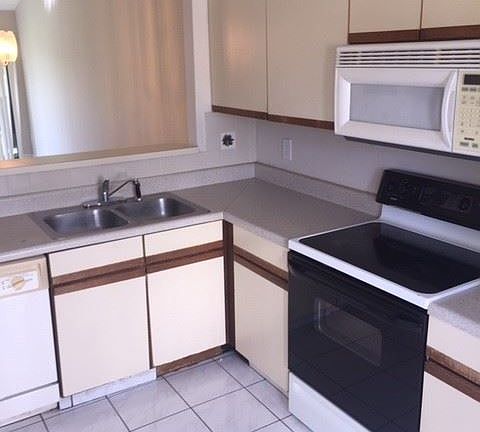 3rd image of 37 Silver Swan Ct
