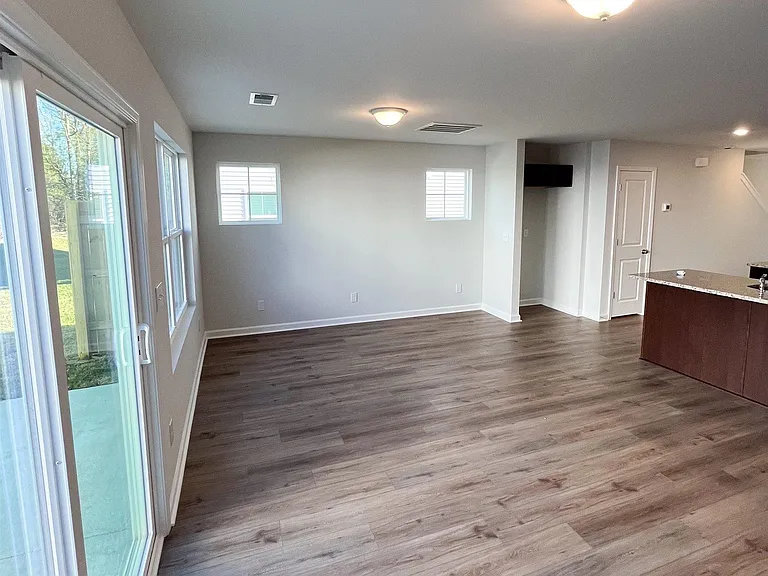 330 Canary Grass Ct — Photo 8