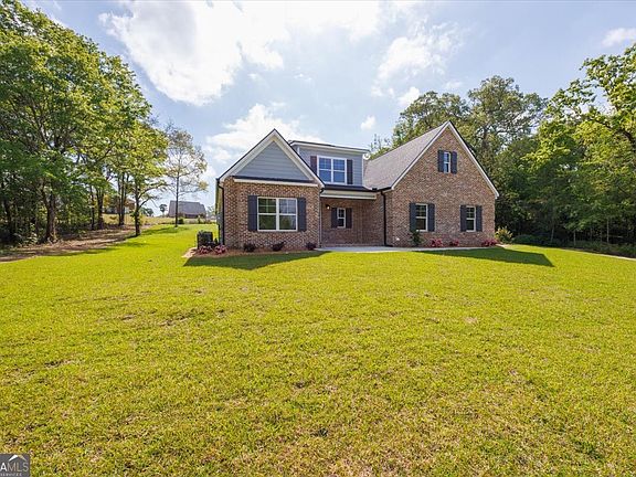 2nd image of 411 Southern Oaks Dr