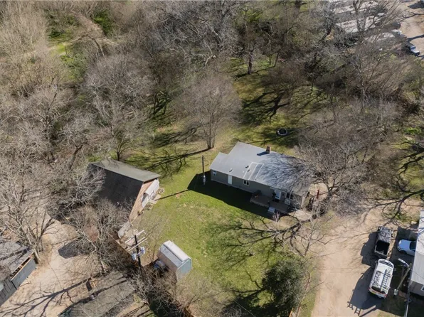127 Holt Dr, San Marcos, TX 78666