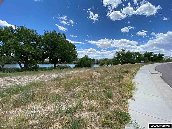 5th image of 891 N Shoshone Dr