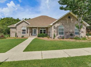 1799 Manitowoc Dr, Cantonment, FL 32533