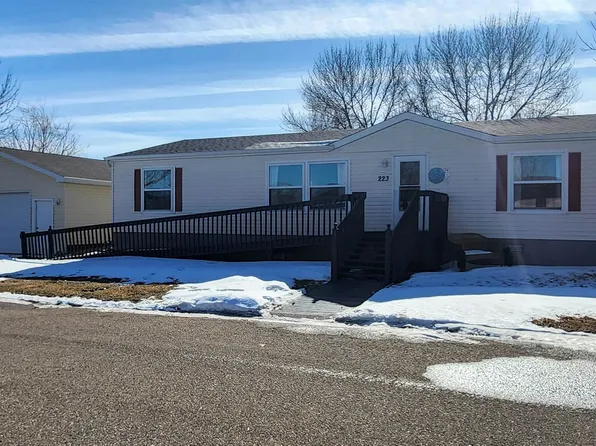 406 31st Ave Lot 223, Minot, ND 58701