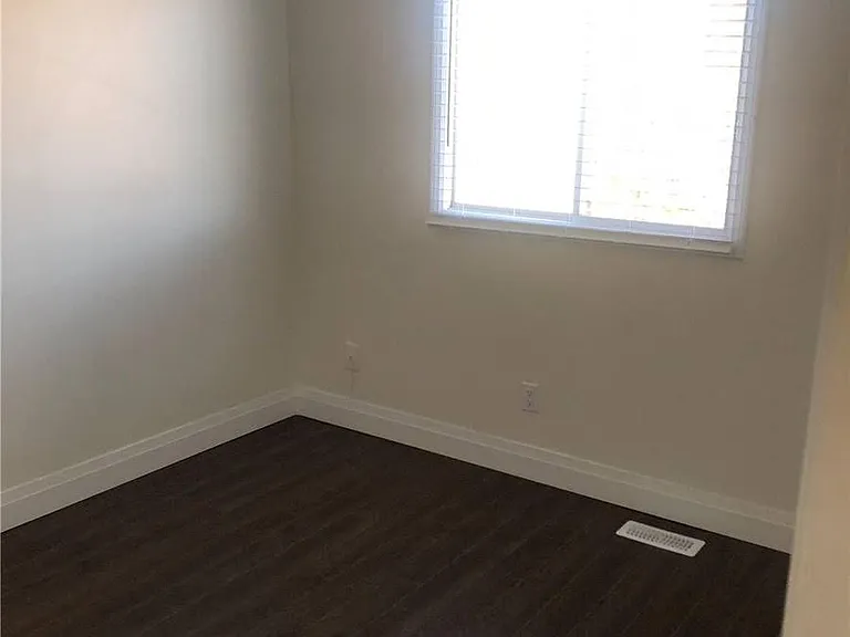 2295 Marine Dr #8 — Photo 18