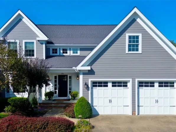 310 Falls Walk Way, Chagrin Falls, OH 44022