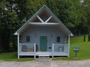 242 Log Cabin Rd, Beaver, WV 25813