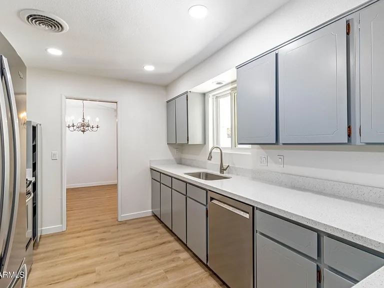 1303 W Devonshire St #1 — Photo 7