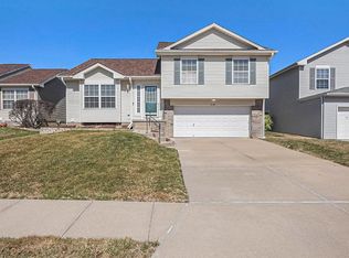 16516 Grant St, Omaha, NE 68116