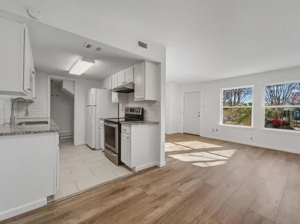 2124 Burton Dr APT 125, Austin, TX 78741