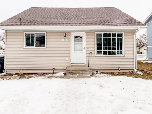 1813 28th St W, Williston, ND 58801