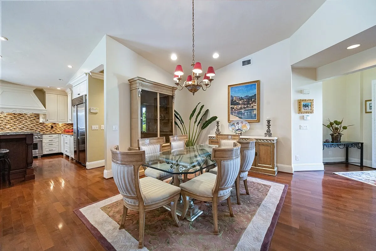 4 bed, 3599 sqft, $15,000 — Photo 3