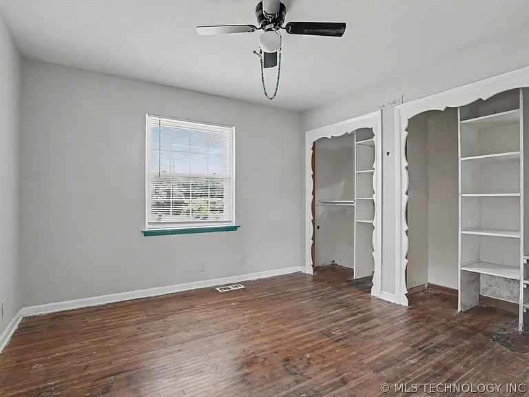 10311 E 5th St — Photo 13