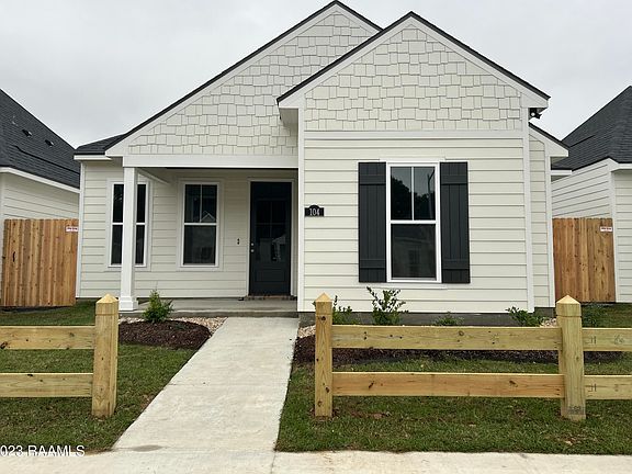 3rd image of 104 Grenadine Dr