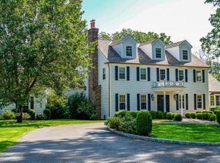 26 Shalebrook Dr, Morristown, NJ 07960