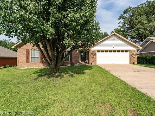 2016 Broken Hill Dr, Van Buren, AR 72956
