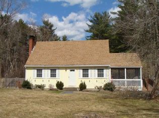 93 Plymouth St, Halifax, MA 02338