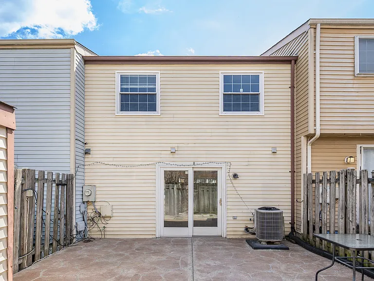 11724 Rosearbor Ct — Photo 13