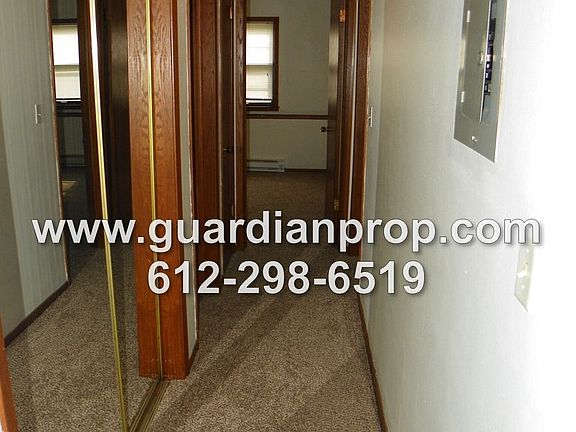 5th image of 352 21st Ave S APT 1B