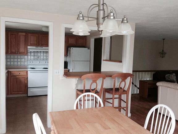 5th image of 10 Melville Ln