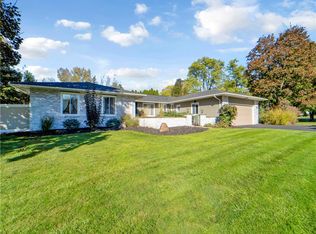 1 Old Acre Ln, Rochester, NY 14618