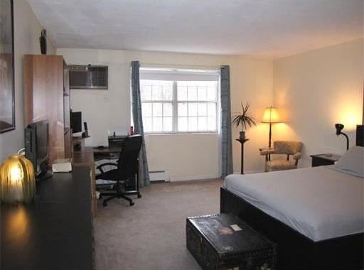 5th image of 8 Williamsburg Ct