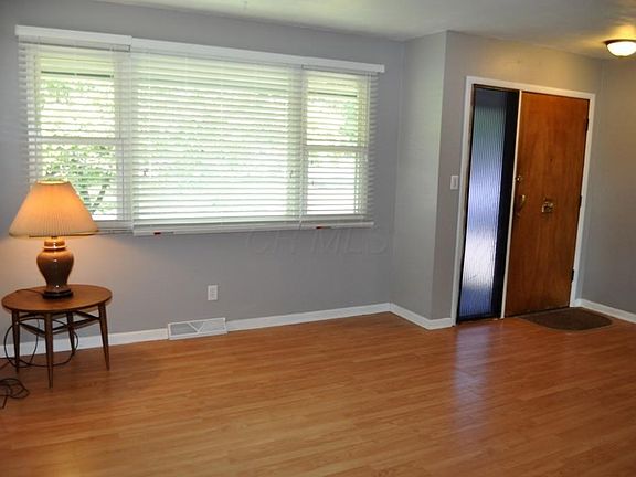 3rd image of 4297 E Mound St