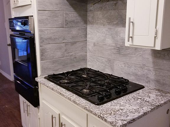 3rd image of 818 Waikiki Dr