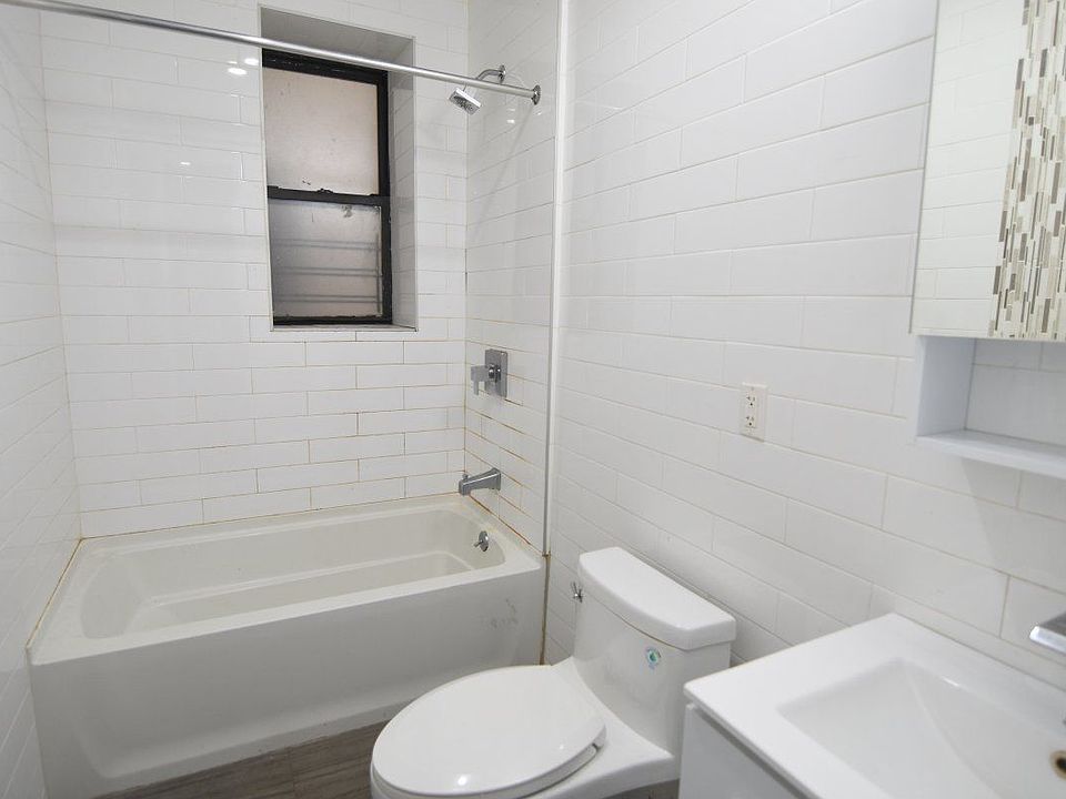 2nd image of 450 Audubon Ave APT 6
