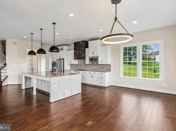 555 Parkland Rd, Eldersburg, MD 21784