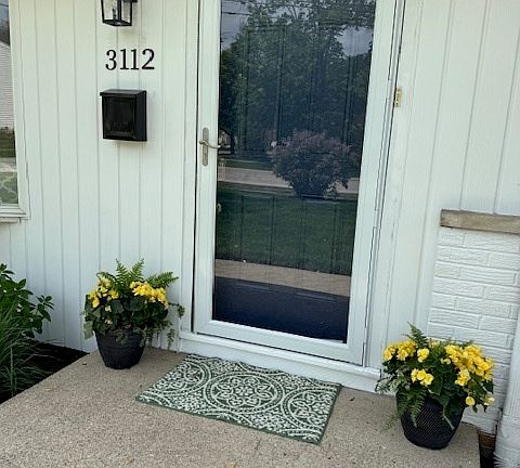 2nd image of 3112 Knollwood Ln