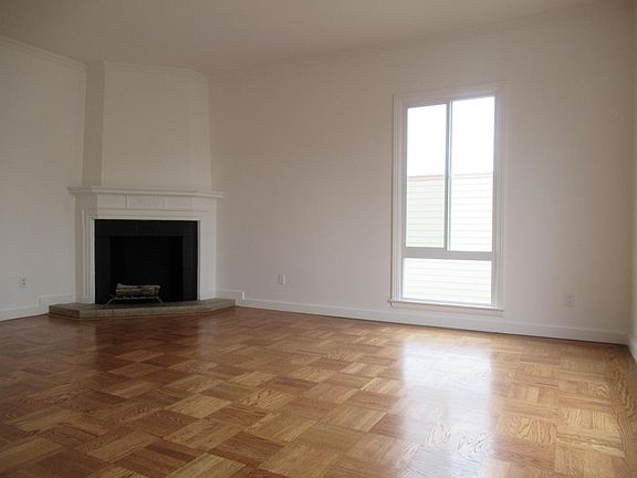 2nd image of 3939 Ortega St