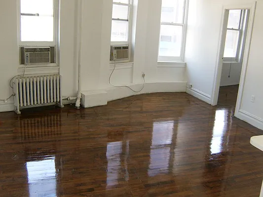 Rented by Sky Management | media 37