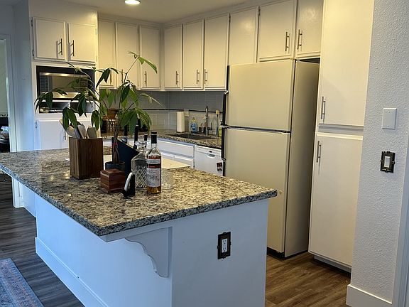 5th image of 2511 Exeter Square Ln
