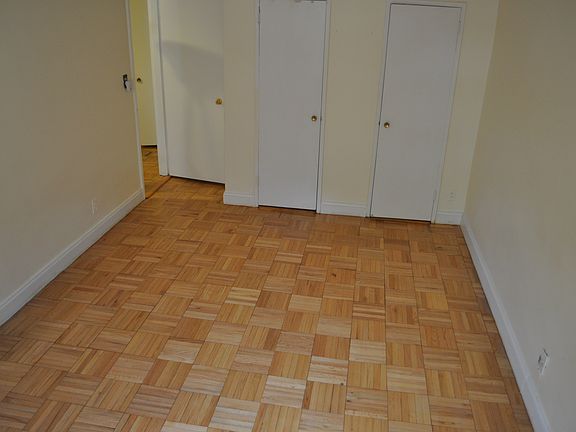 3rd image of 2736 Independence Ave