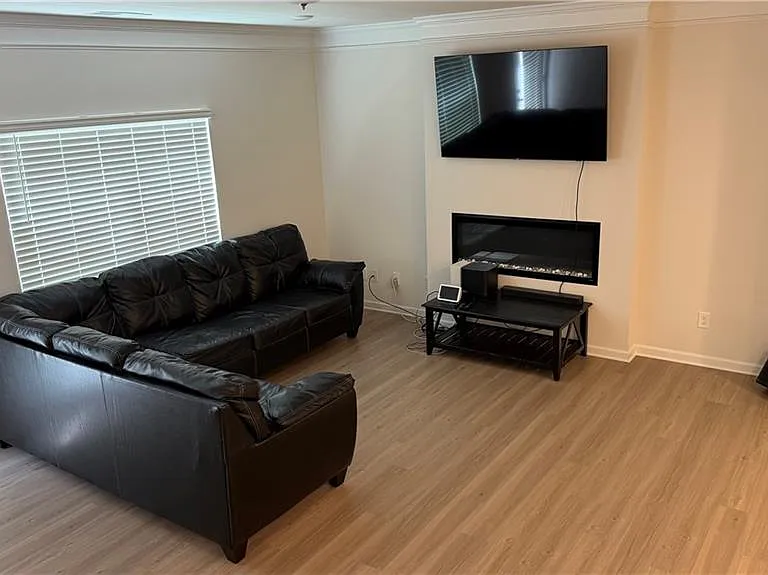 3587 Fairhaven Dr — Photo 3